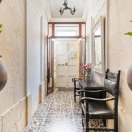 Modern Stylish Flat Near Valletta And Sliema! Апартаменты