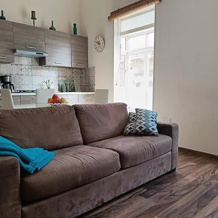 Modern Stylish Flat Near Valletta And Sliema! アパート ムサイダ
